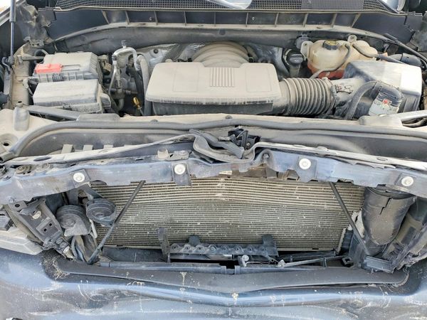 2019 CHEVROLET SILVERADO RST — Engine bay