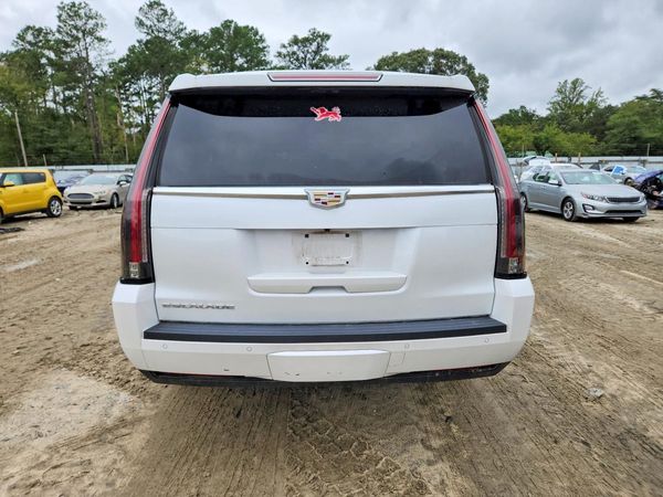 2016 CADILLAC ESCALADE ESV Luxury — DIRR