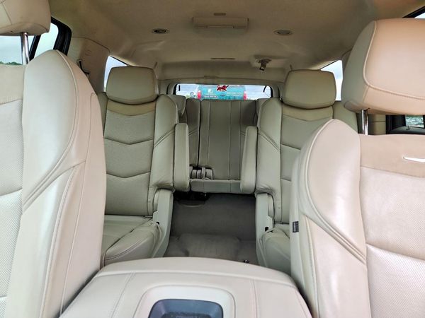 2016 CADILLAC ESCALADE ESV Luxury — SUVN