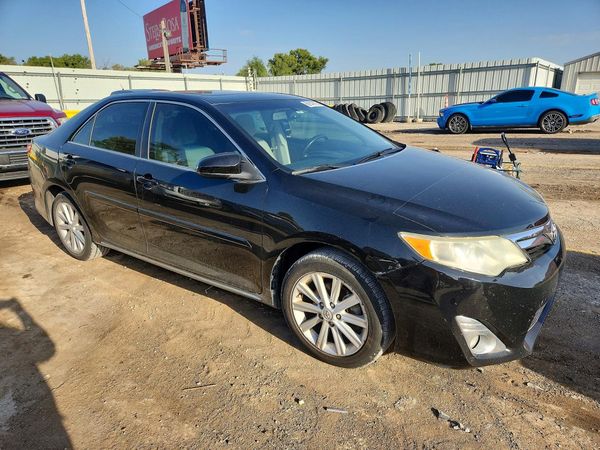 2013 TOYOTA CAMRY — Passenger 3/4