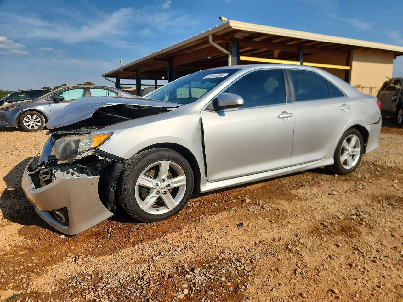 2012 TOYOTA CAMRY — Front 3/4