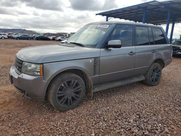2012 LAND ROVER RANGEROVER HSE w/Luxury Pack — Front 3/4