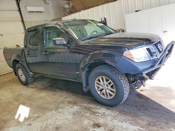 2018 NISSAN FRONTIER — Passenger 3/4