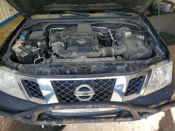 2018 NISSAN FRONTIER — Engine bay