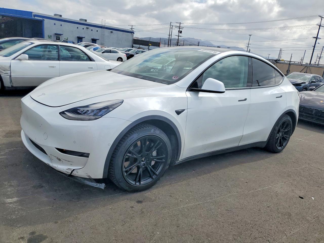 2021 TESLA MODEL Y — Front 3/4