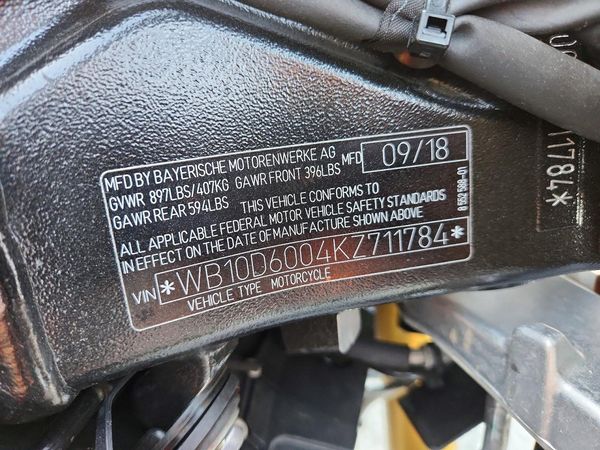 2019 BMW S 1000 — VINS