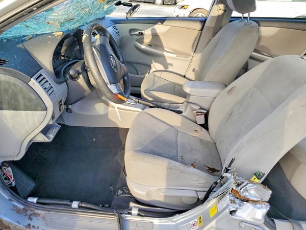 2013 TOYOTA COROLLA — DENT