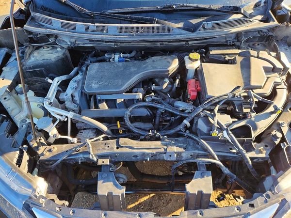 2021 NISSAN ROGUE SPORT SL — Engine bay