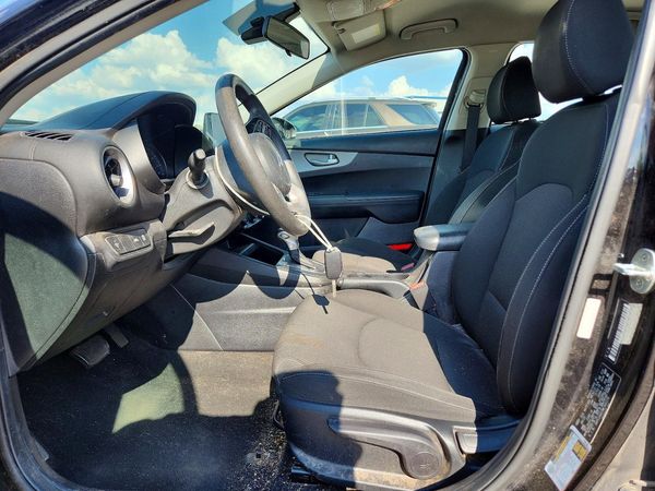 2021 KIA FORTE FE, LXS — DENT