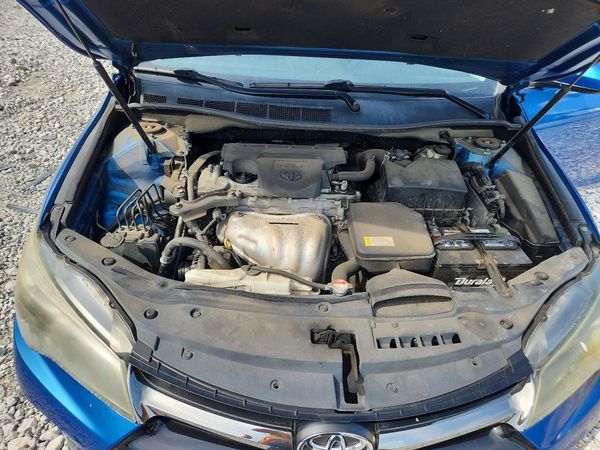 2016 TOYOTA CAMRY — Engine bay