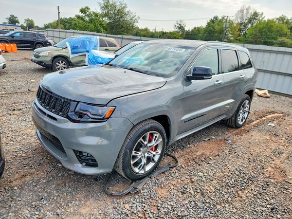 2020 JEEP GRAND CHEROKEE — Front 3/4