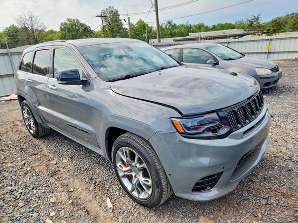 2020 JEEP GRAND CHEROKEE — Passenger 3/4