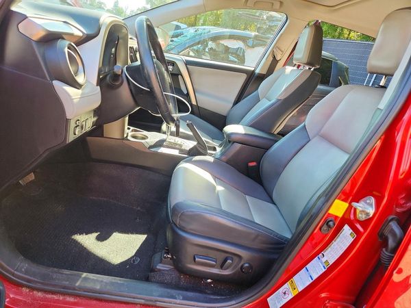 2015 TOYOTA RAV4 — DENT