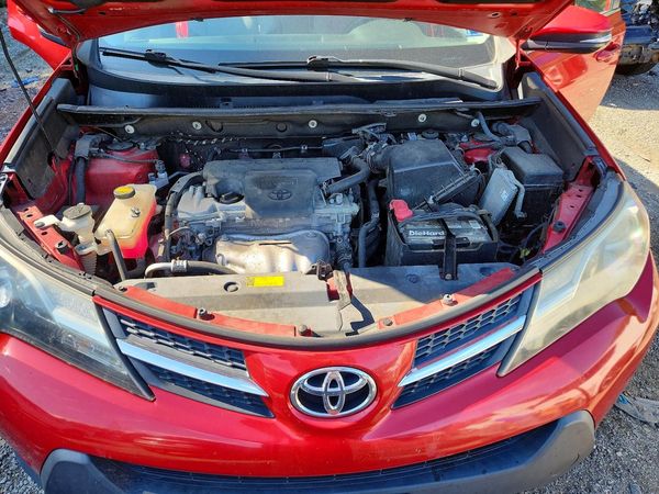 2015 TOYOTA RAV4 — Engine bay