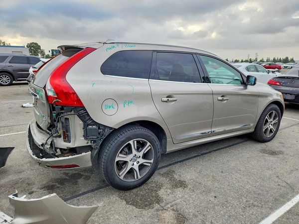 2014 VOLVO XC60