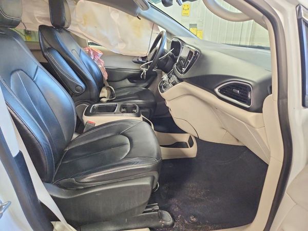 2022 CHRYSLER PACIFICA — DENT