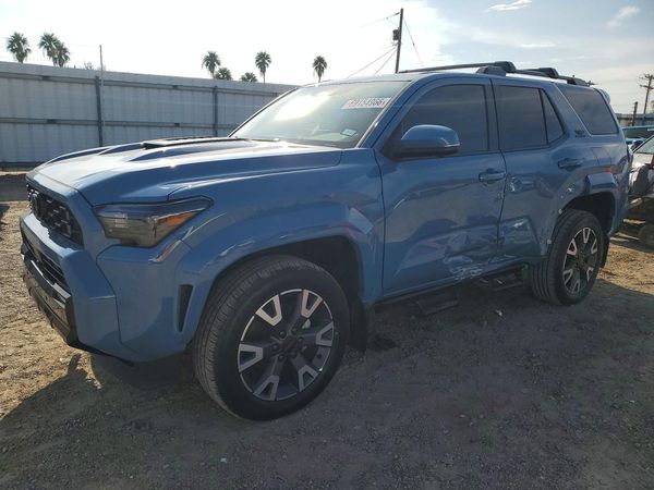 2025 TOYOTA 4RUNNER — Front 3/4