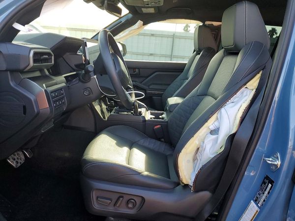 2025 TOYOTA 4RUNNER — DENT