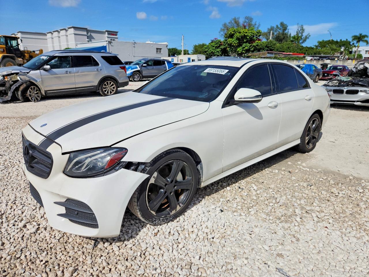 2017 MERCEDES-BENZ E-CLASS E300 — Front 3/4