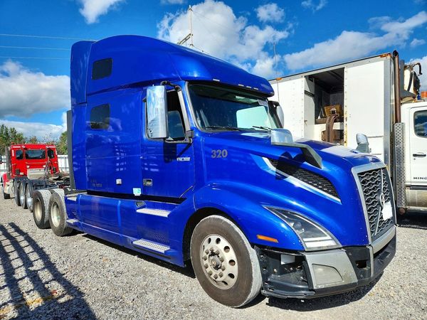 2020 VOLVO VN