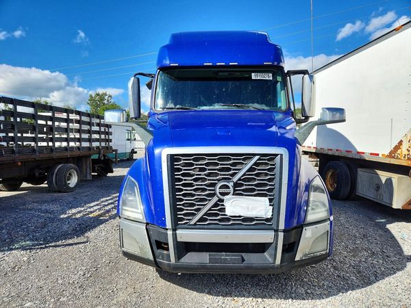 2020 VOLVO VN