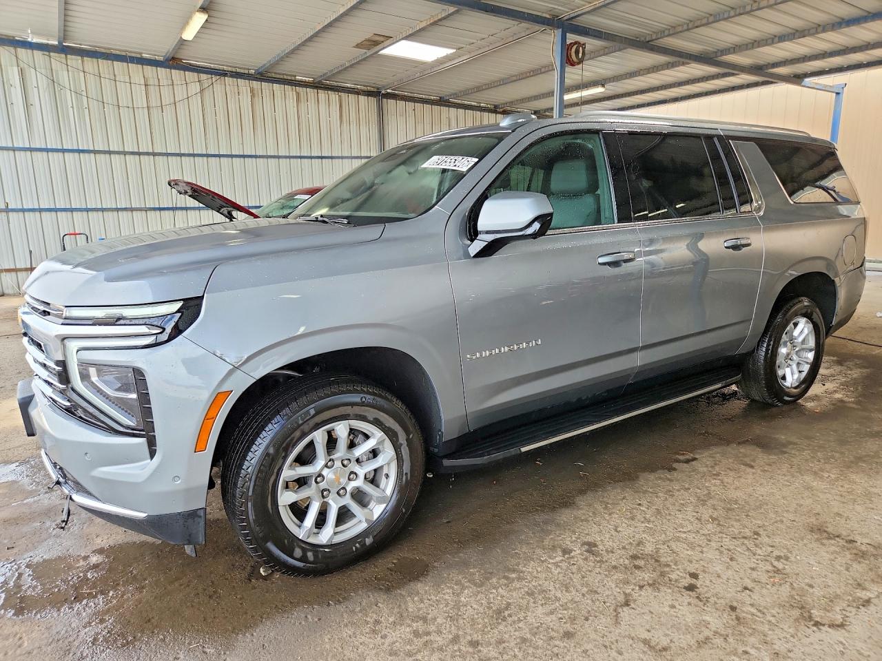 2026 CHEVROLET SUBURBAN LT — Front 3/4
