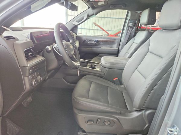 2026 CHEVROLET SUBURBAN LT — DENT