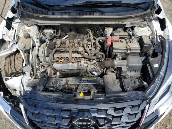 2022 NISSAN KICKS SV — Engine bay