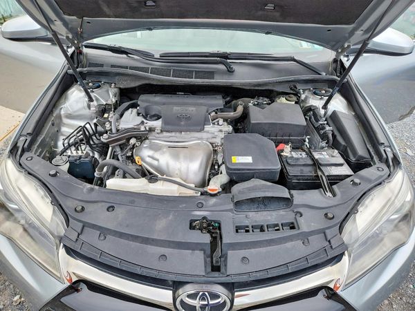 2016 TOYOTA CAMRY — Engine bay