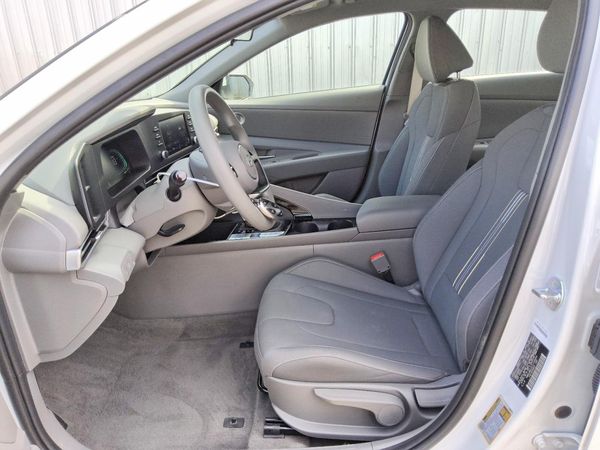 2026 HYUNDAI ELANTRA — DENT