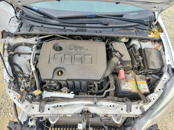 2016 TOYOTA COROLLA L/LE — Engine bay