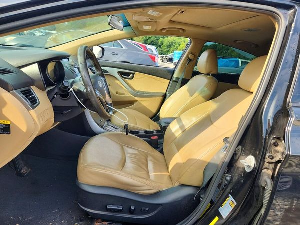 2013 HYUNDAI ELANTRA — DENT