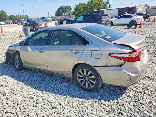 2015 TOYOTA CAMRY