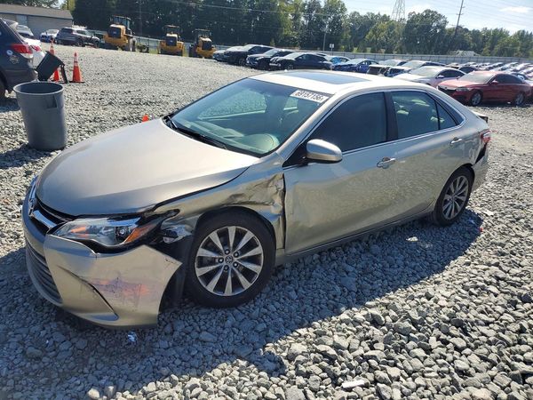 2015 TOYOTA CAMRY