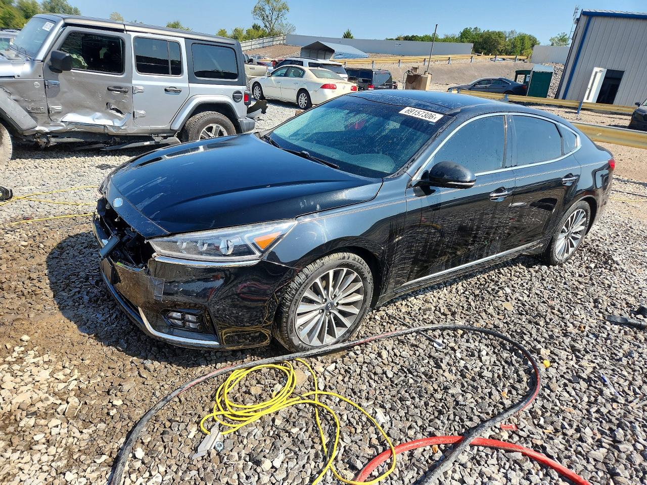 2017 KIA CADENZA — Front 3/4
