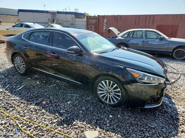 2017 KIA CADENZA — Passenger 3/4