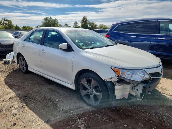 2012 TOYOTA CAMRY — Passenger 3/4