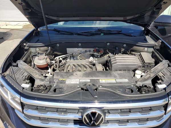 2021 VOLKSWAGEN ATLAS — Engine bay