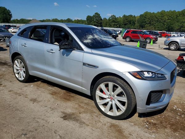 2019 JAGUAR F-PACE — Passenger 3/4