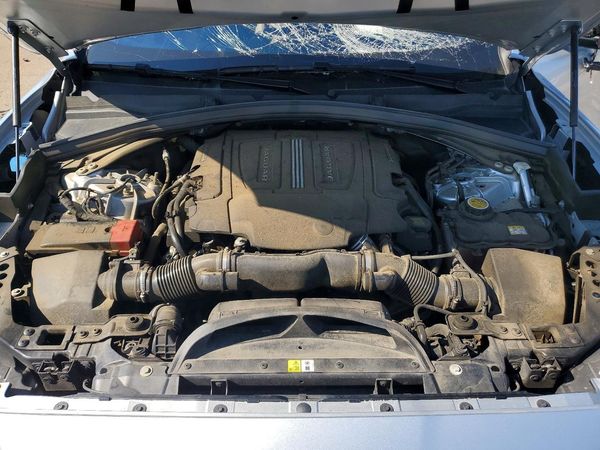 2019 JAGUAR F-PACE — Engine bay