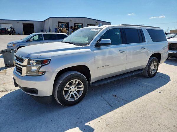 2017 CHEVROLET SUBURBAN — DSFA — Front 3/4