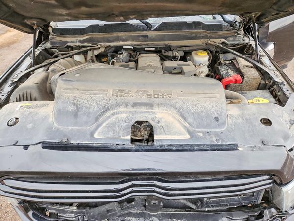 2019 RAM 2500 Big Horn — Engine bay
