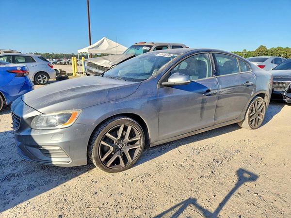 2017 VOLVO S60 — DSFA — Front 3/4