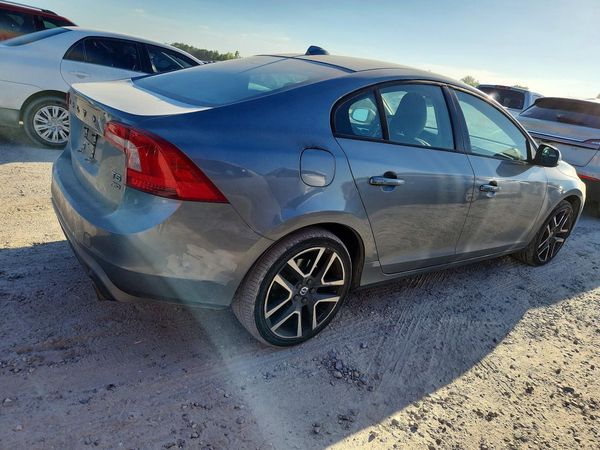 2017 VOLVO S60 Dynamic — PSRA