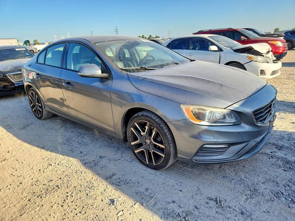 2017 VOLVO S60 Dynamic — Passenger 3/4