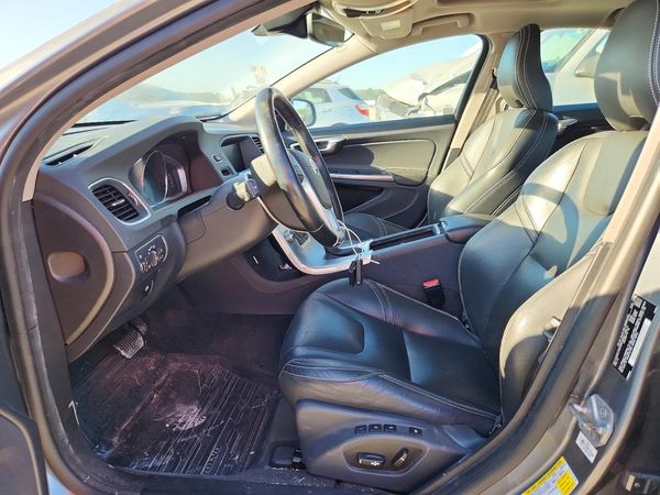 2017 VOLVO S60 Dynamic — DENT