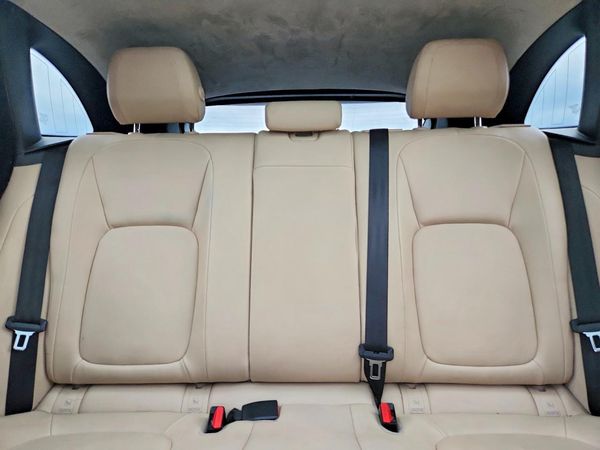 2019 JAGUAR F-PACE Premium — SUVN