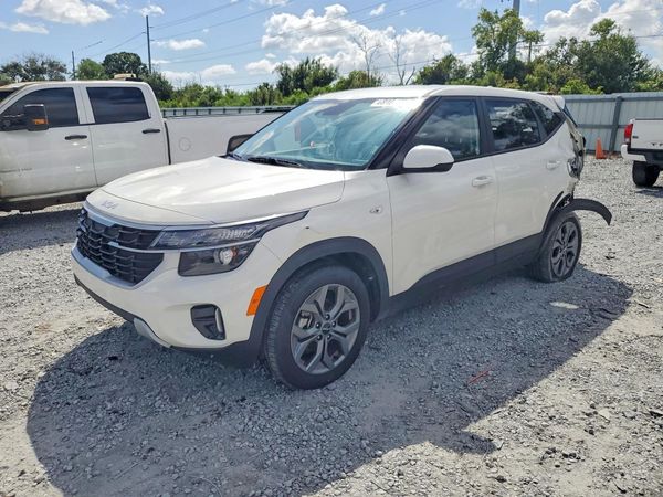 2026 KIA SELTOS LX — Front 3/4