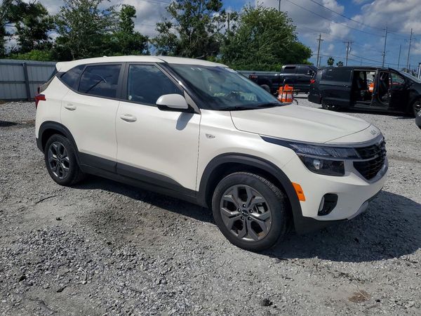 2026 KIA SELTOS LX — Passenger 3/4