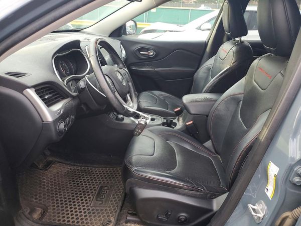 2015 JEEP CHEROKEE Trailhawk — DENT